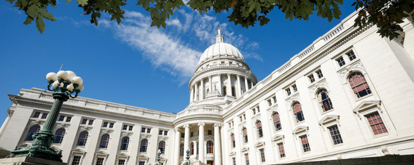 Photo of Wisconsin State Capitol from outside