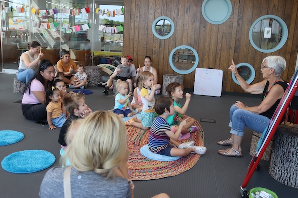 Bilingual storytime at Pinney Library in Madison, Wis.